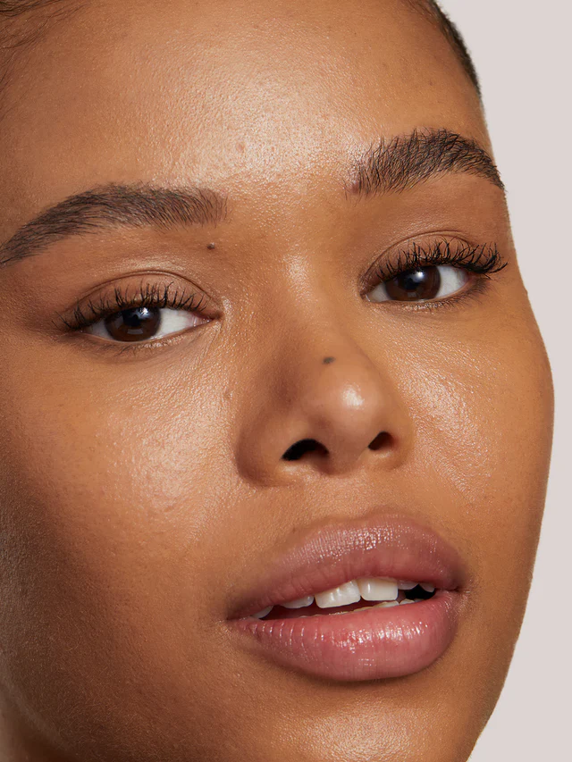 04 Nutmeg -  TRUE SKIN SERUM CONCEALER