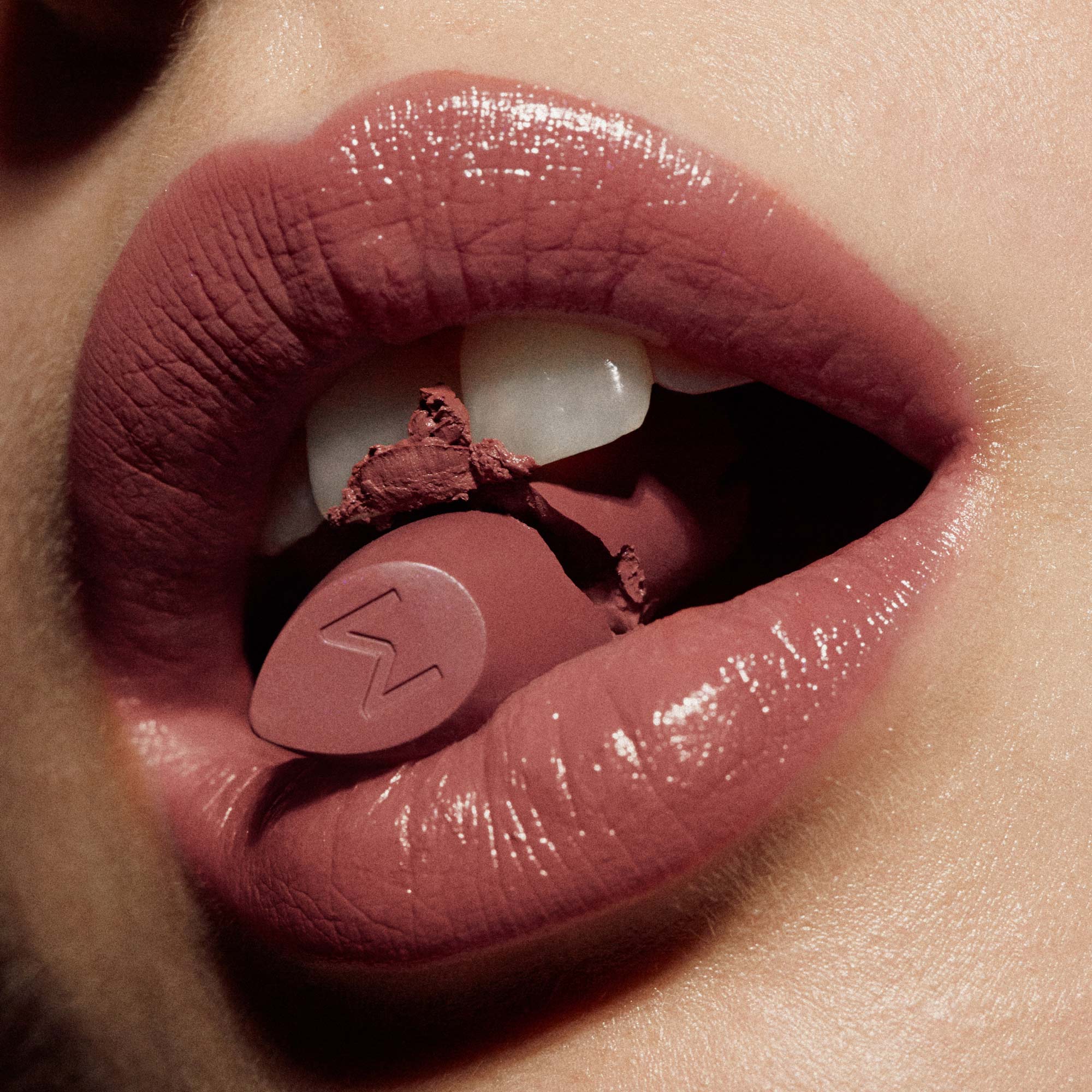 DAZZLE NIGHTS Satin Shine Lipstick, #503 CHARISMA