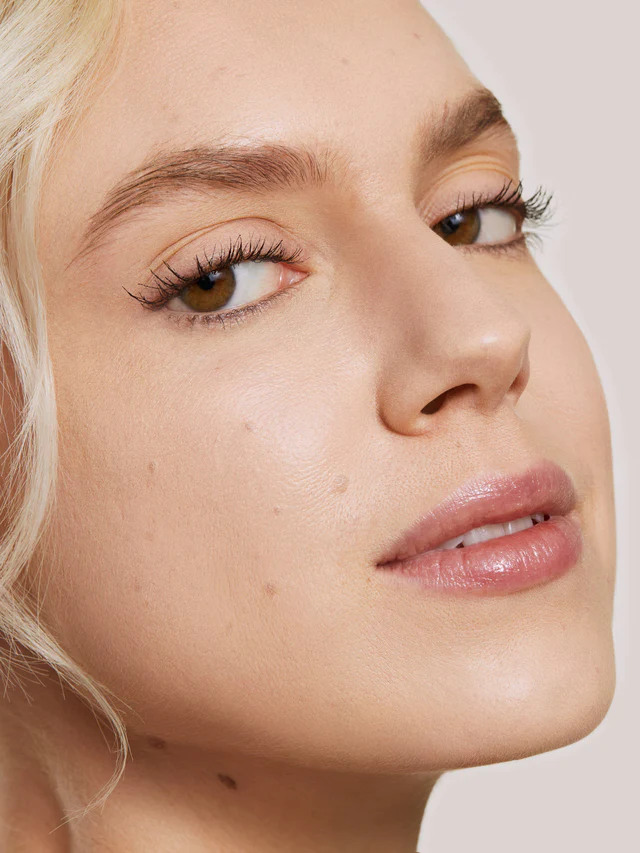 Skin Rewind Complexion Stick "Holly"