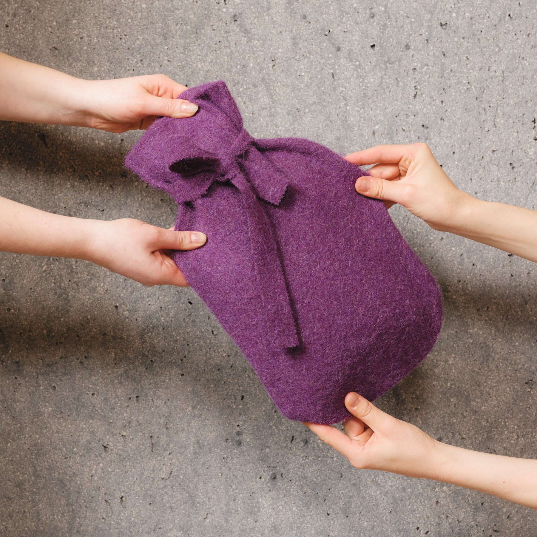 Wärmflasche Merino/Alpaka Aubergine